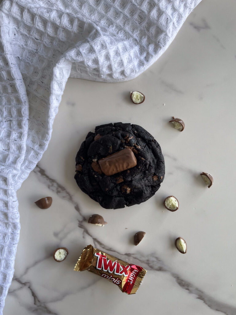 Midnight Twix Cookie